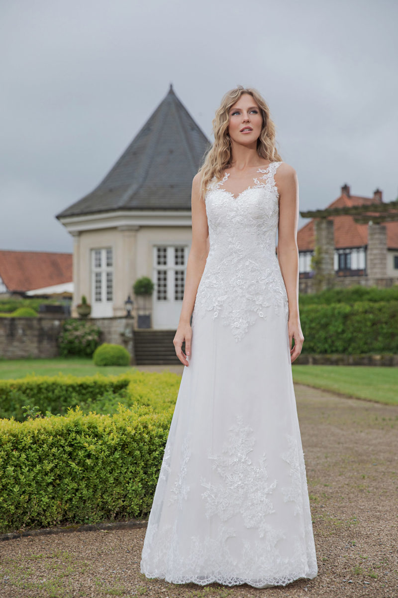 Amera Vera Kollektion 2020 ivory Brautkleid Abelia B2018 2 bei Marinette Brautmoden in Dortmund