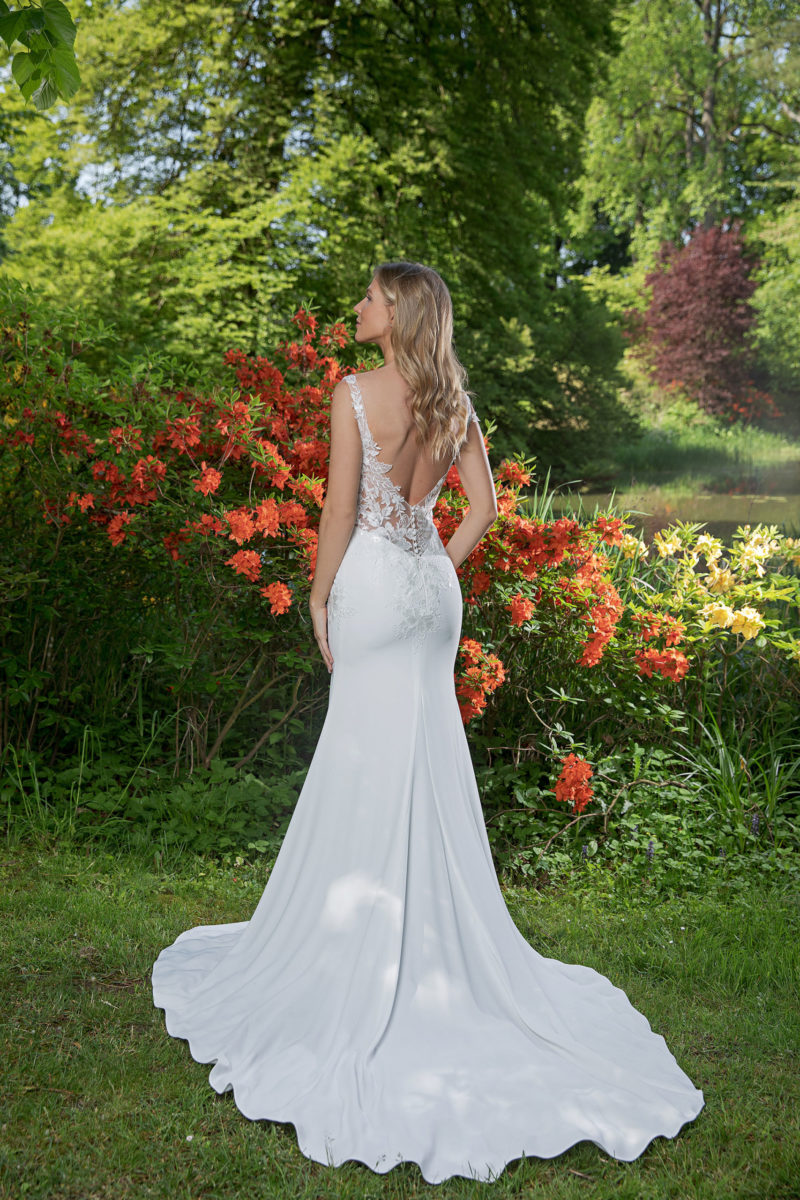 Amera Vera Kollektion 2020 ivory Brautkleid Adina B2041 2 bei Marinette Brautmoden in Dortmund