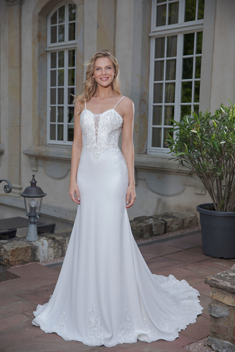 Amera Vera Kollektion 2020 ivory Brautkleid Alena B2042 5 bei Marinette Brautmoden in Dortmund