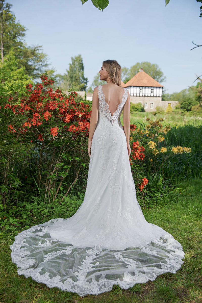 Amera Vera Kollektion 2020 ivory Brautkleid Annina B2047 6 bei Marinette Brautmoden in Dortmund