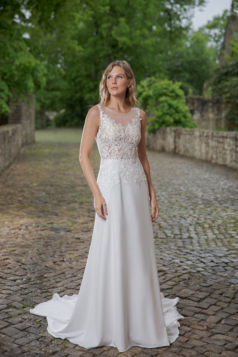 Amera Vera Kollektion 2020 ivory Brautkleid Aviva B2048 2 bei Marinette Brautmoden in Dortmund