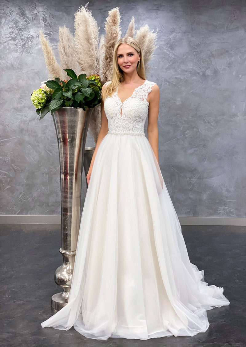 Amera Vera 2021 Brautkleid B2101 bei Marinette Brautmoden Dortmund