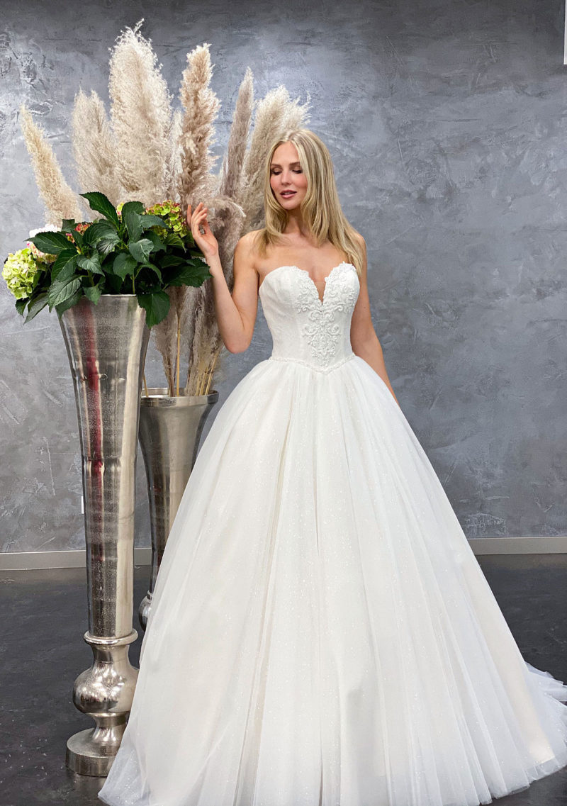 Amera Vera 2021 Brautkleid B2108 1 bei Marinette Brautmoden Dortmund